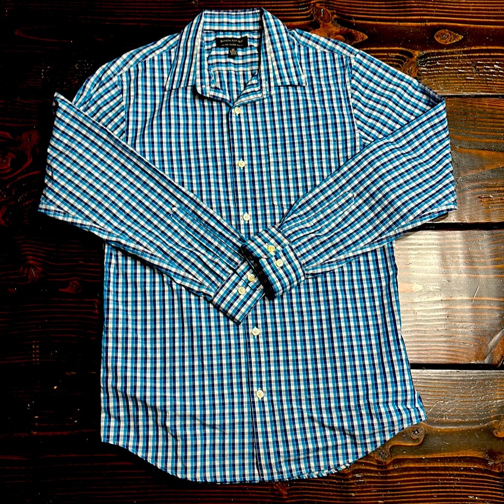 Banana Republic button up/dress shirt size medium 15-15 1/2 : 33/34